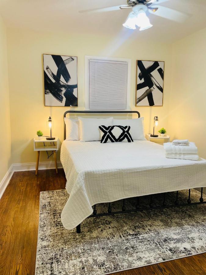 Newly Renovated Charming Home With Parking Fort Washington Exteriör bild